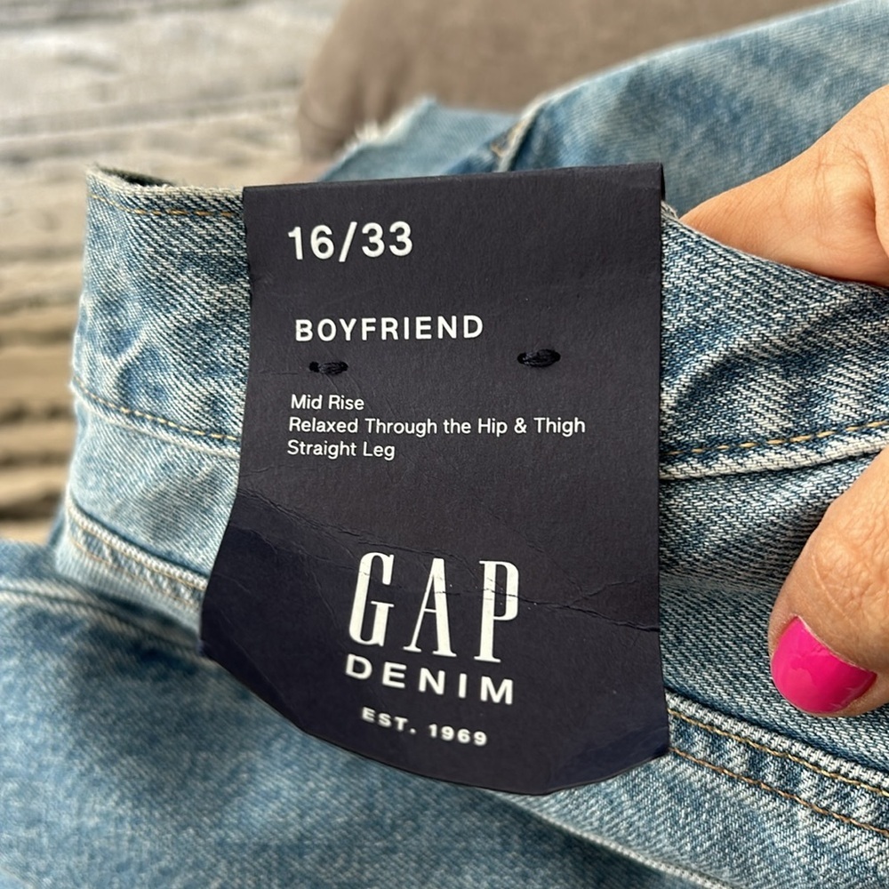 Gap NWT 1969Mid Rise Straight Leg Boyfriend raw hem Distressed Jeans 16 - Picture 4 of 7
